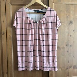 NWT Adrienne Vittadini PINK Top - Women’s XL Very pretty